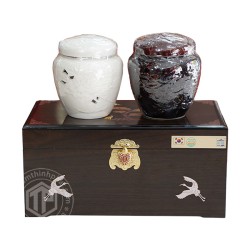 Cao hắc sâm đông trùng hạ thảo Hàn Quốc hộp gỗ 2 hũ x 500g