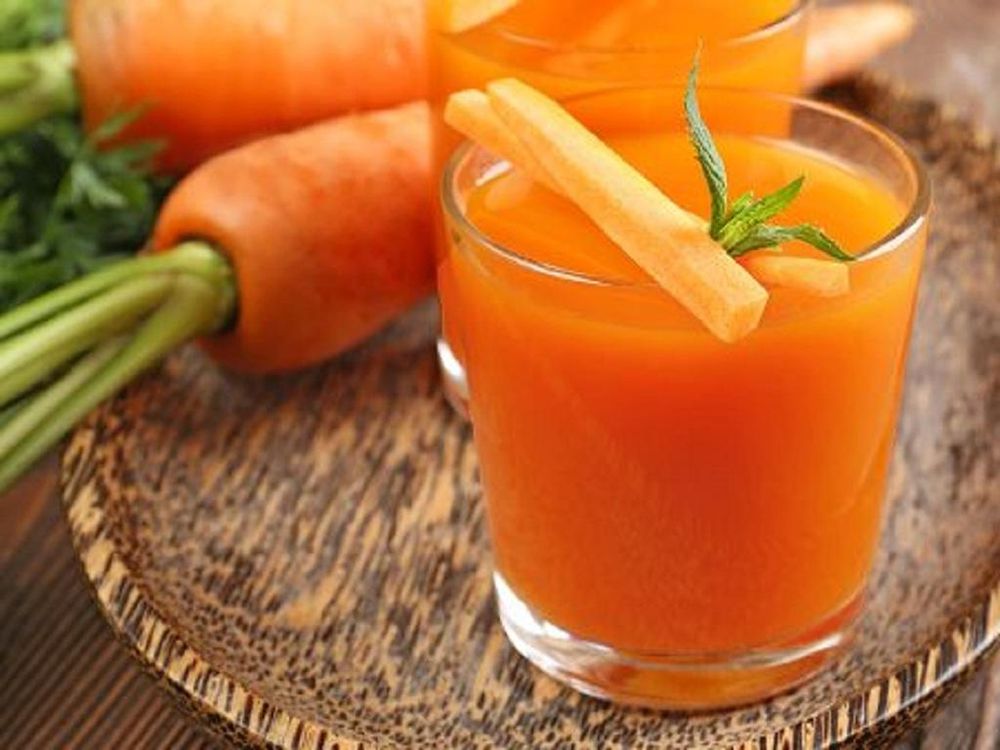 Bạn có thể uống nước ép cà rốt để làm dịu cơn đau dạ dày
