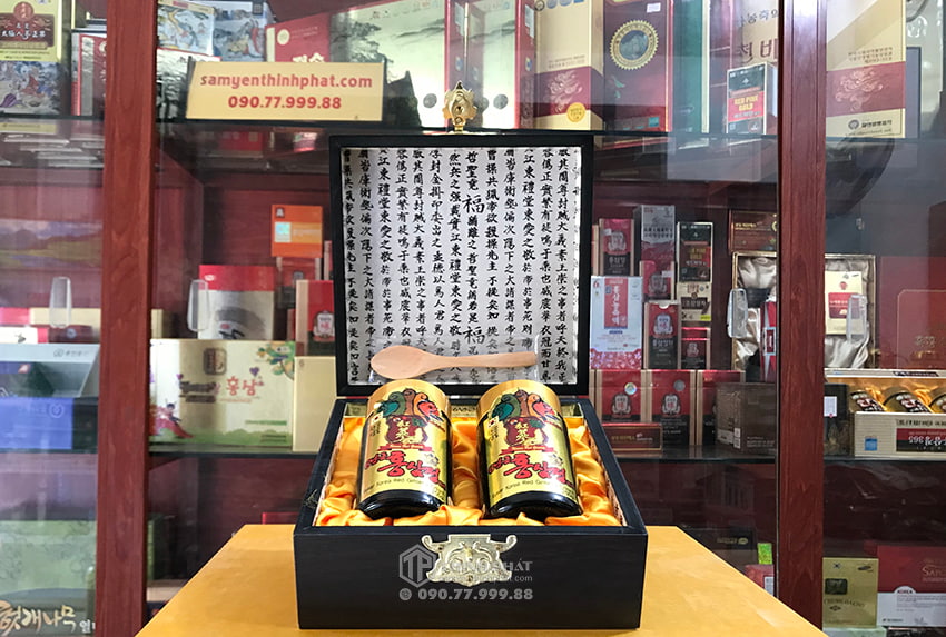 Cao hồng sâm Hàn Quốc hộp gỗ 2 lọ x 250g