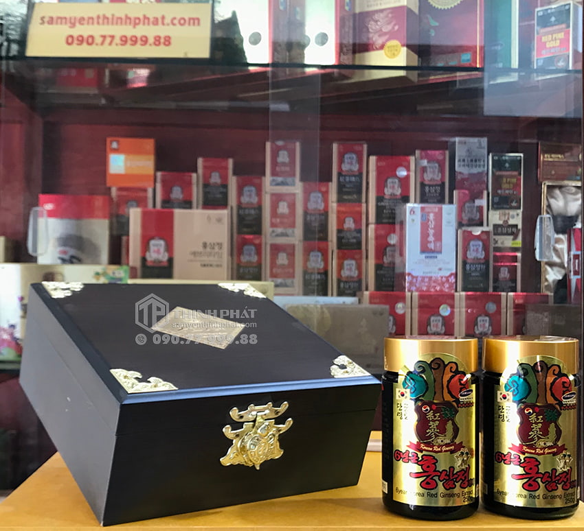 Cao hồng sâm Hàn Quốc hộp gỗ 2 lọ x 250g