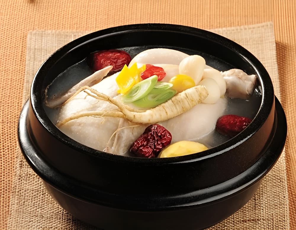 Gà hầm sâm tươi không chỉ thơm ngon mà còn rất tốt cho sức khỏe             