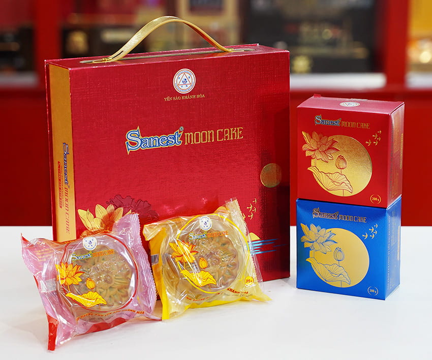Bánh trung thu Yến Sào hộp 4 bánh x 200gr (2 thập cẩm, 2 nhân mềm)