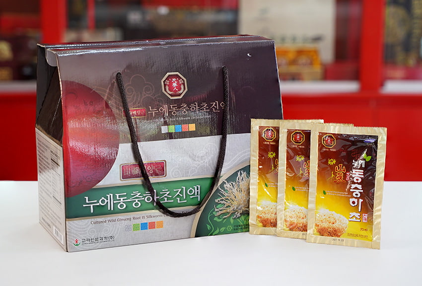 Nước đông trùng hạ thảo nhân sâm hộp 30 gói Nước đông trùng hạ thảo nhân sâm hộp 30 gói